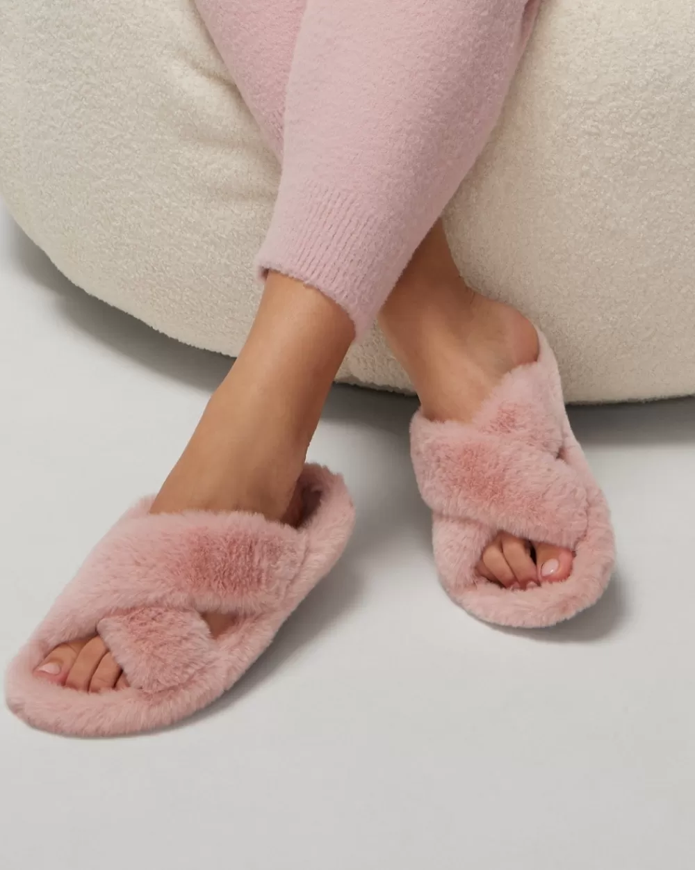 Soma Crossover Slide Slippers< Cool Nights | Slippers & Accessories