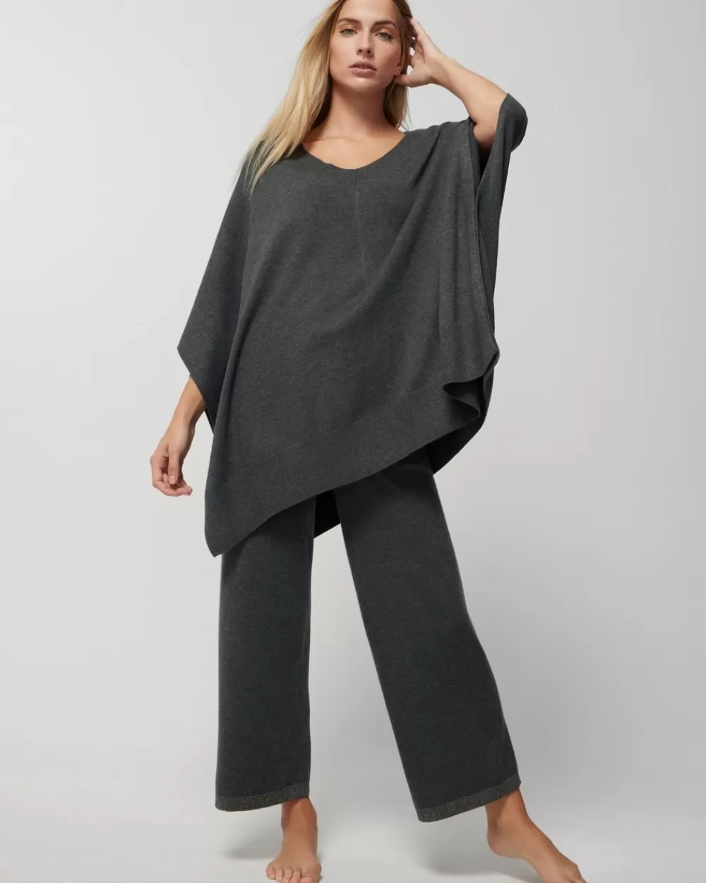 Soma Luxe Soft V-Neck Poncho< Sweaters & Jackets