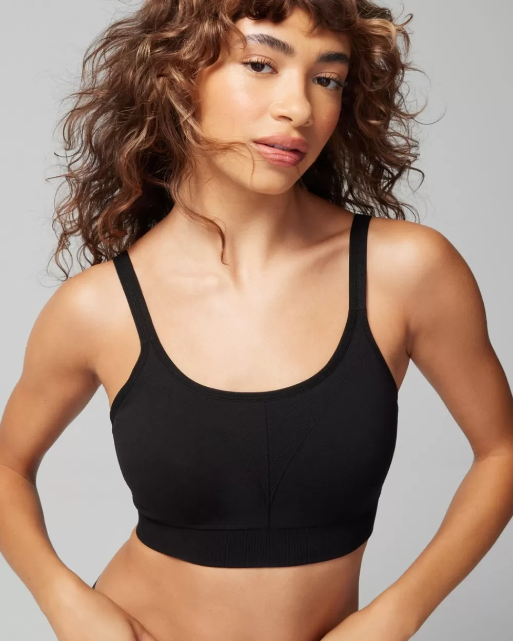 Soma Seamless Sport Bra< Bras