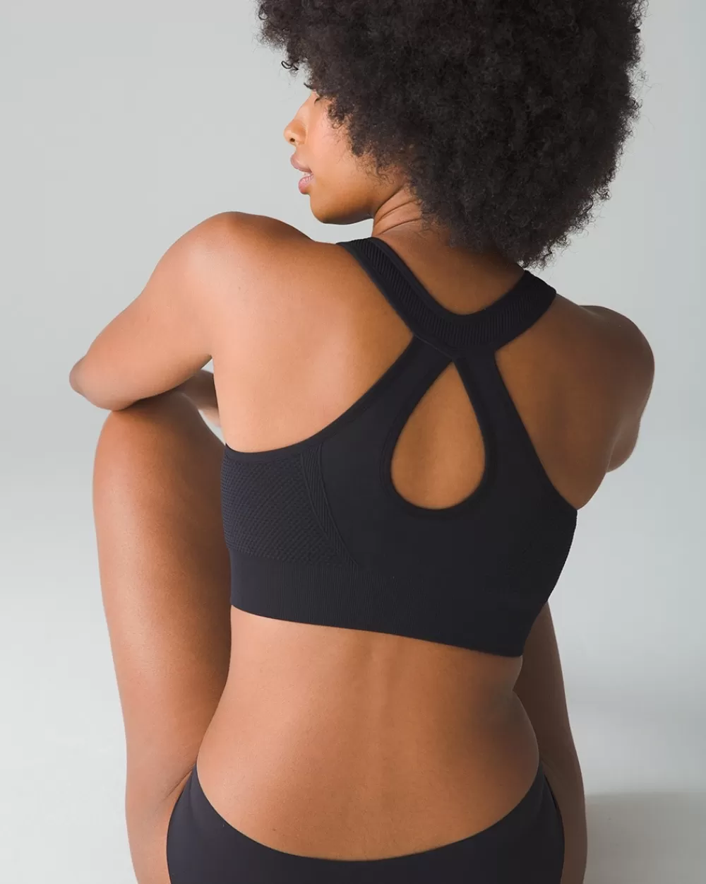 Soma Zip Front Sport Bra< Bras